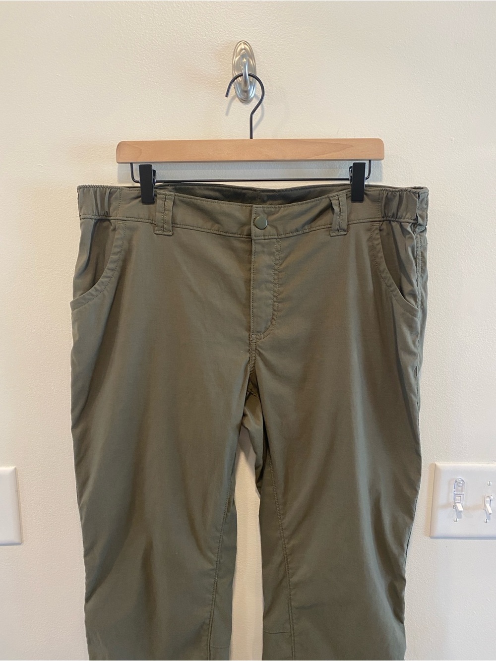 Duluth trading Co womens dry on the fly pants size 14 x 31 olive green outdoors - Picture 2 of 8